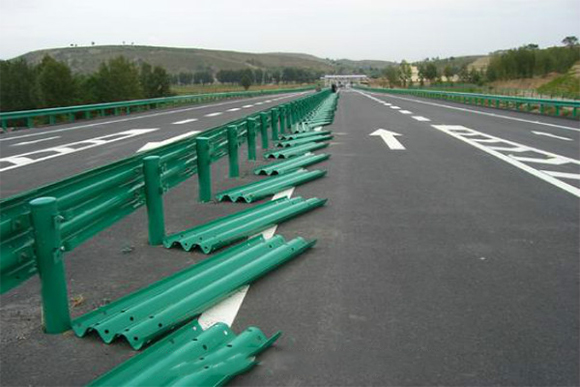 商丘波形护栏的维护与管理确保道路安全的关键步骤