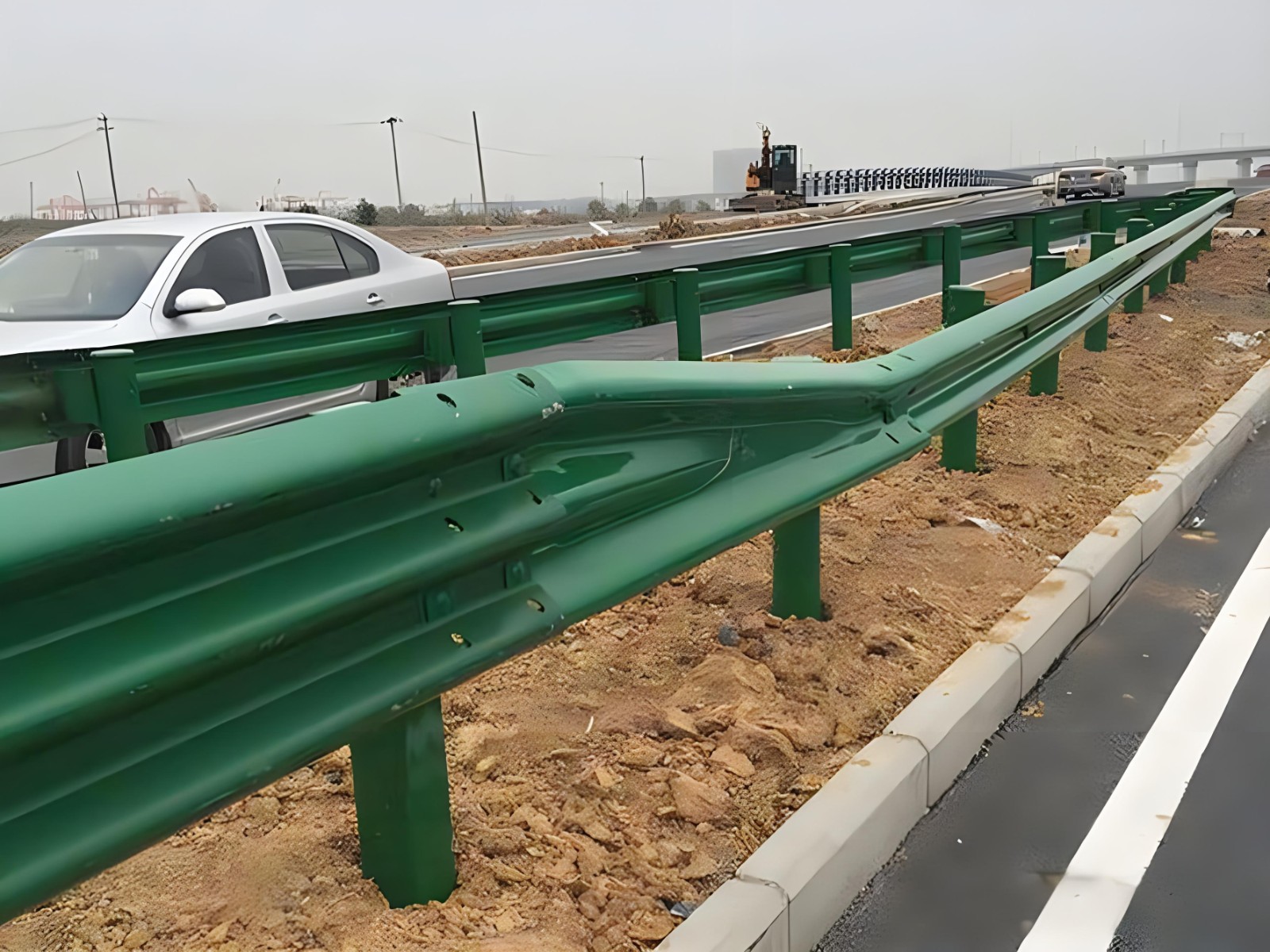 商丘高速波形护栏板日常维护方案确保道路安全新举措