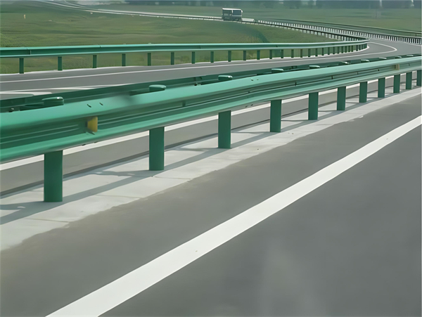 商丘高速护栏板守护安全广泛应用于多个行业